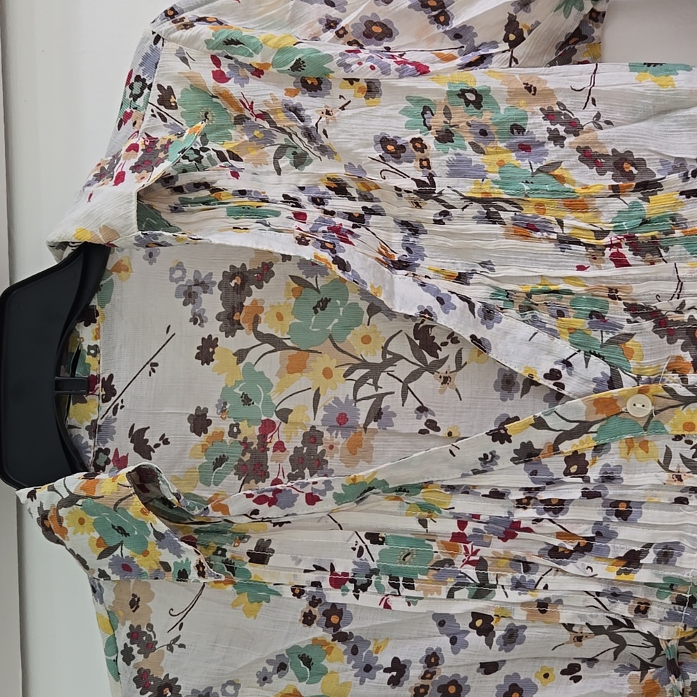 Multicolor Floral Top - Picture 2 of 7